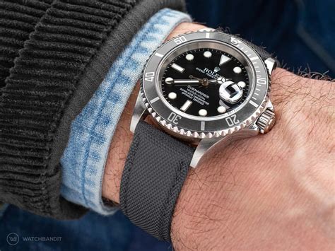 what size nato strap fits rolex submariner rolex bezel|best straps for Rolex Submariner.